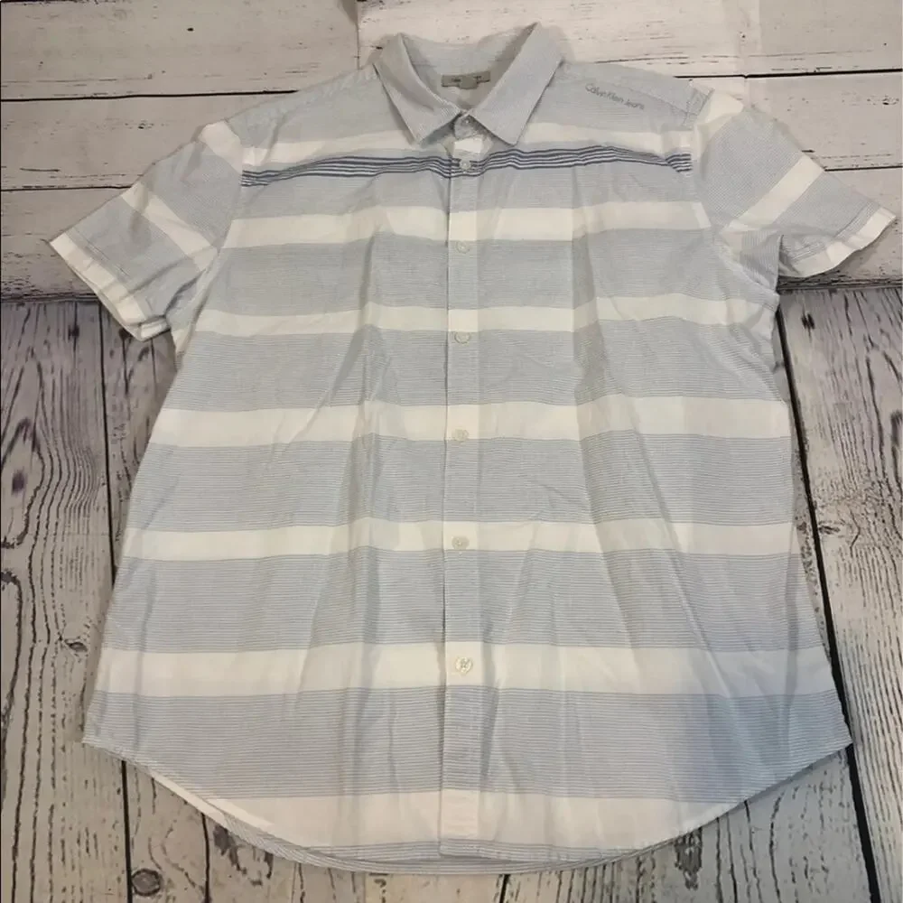 Banana Republic summer short sleeve shirt bundle of 4 All size large